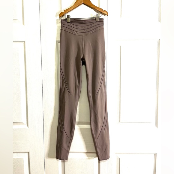 Lululemon Get In Line Super High Rise Tight size 6 - Picture 5 of 16